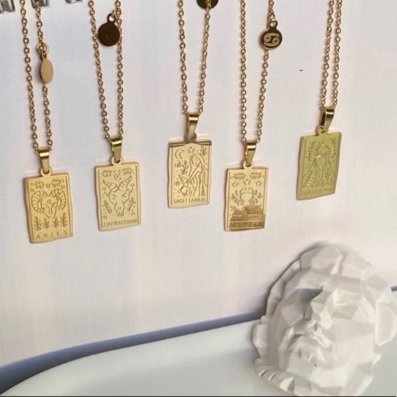 Taurus Tarot Zodiac Symbol In 18k GP Double Sided - Picture 5 of 7